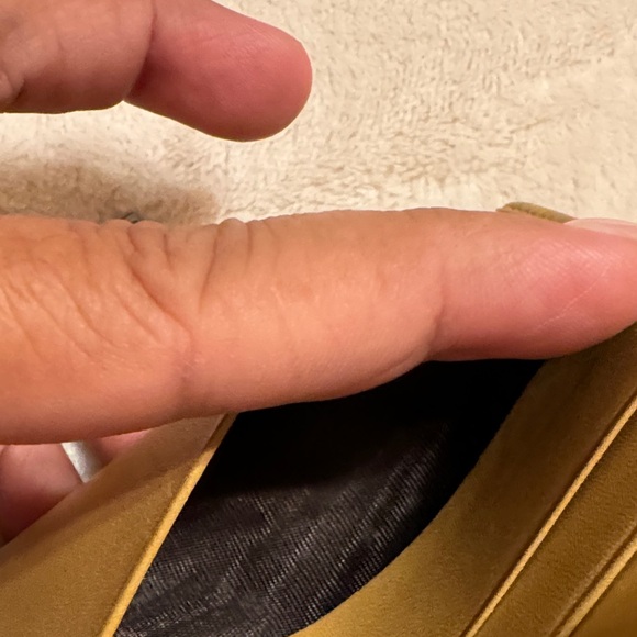 Gucci Tan Leather Wallet with Silver Clasp - Picture 11 of 16